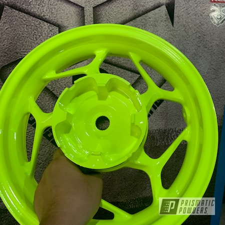 Powder Coating: Rims,Clear Vision PPS-2974,Automotive,Prismatic Powders,Neon Yellow PSS-1104,Wheels