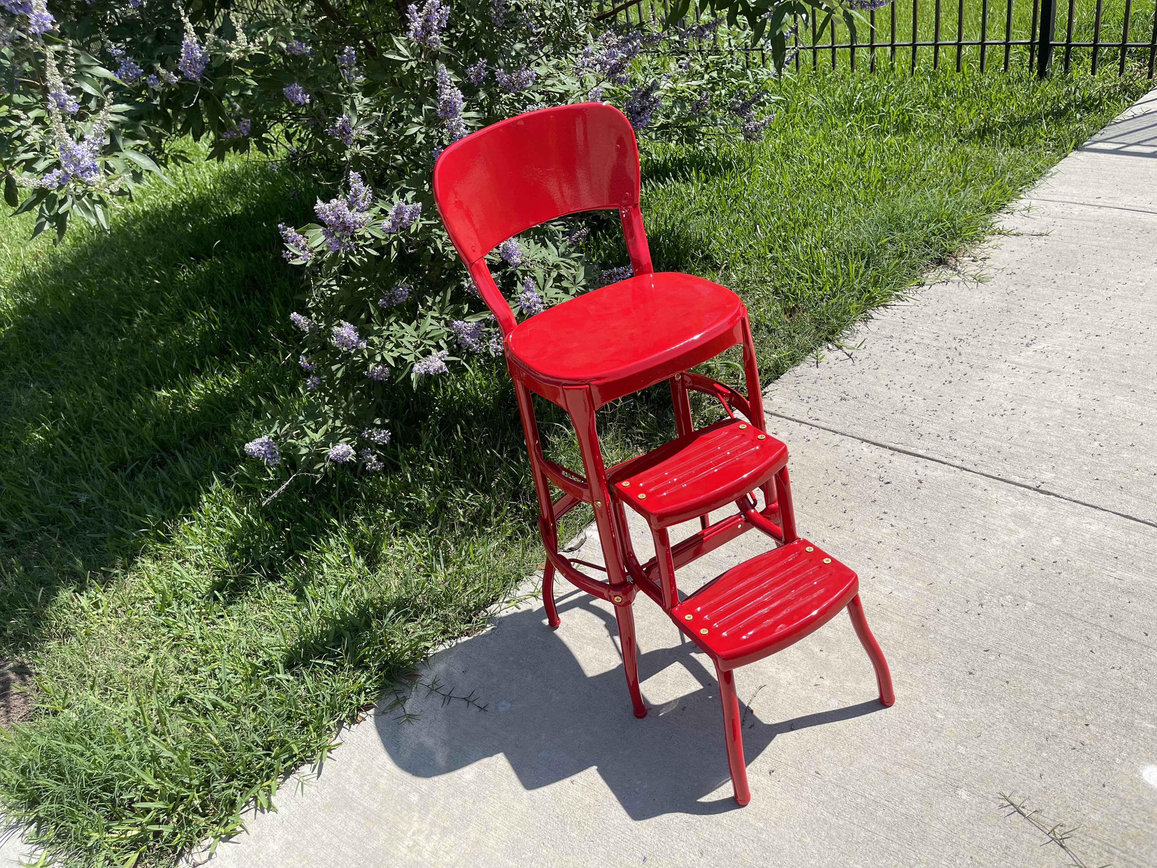 Step Stool coated with Astatic Red | Prismatic Powders