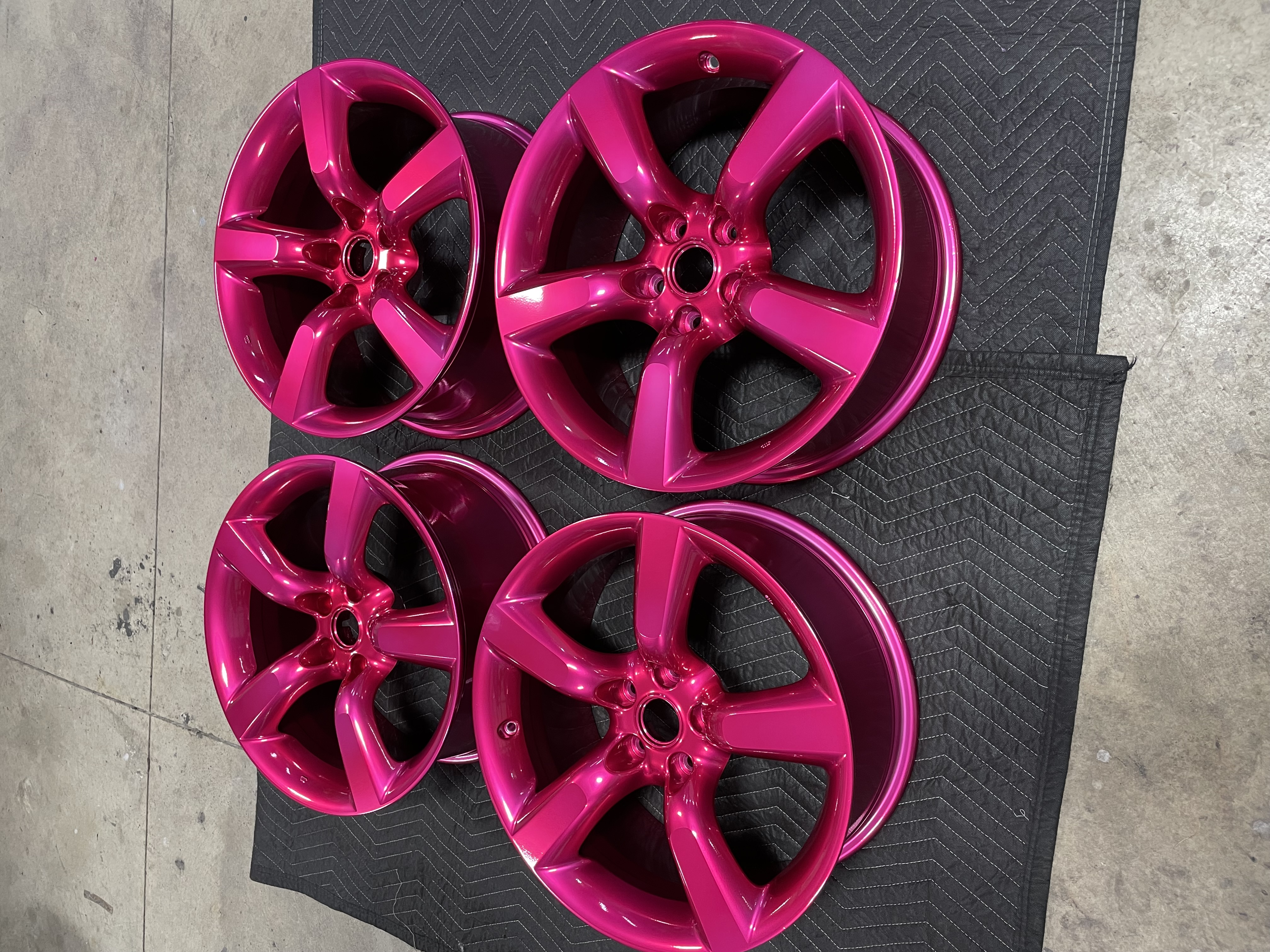 Nissan Wheels finished in Illusion Pink | Prismatic Powders