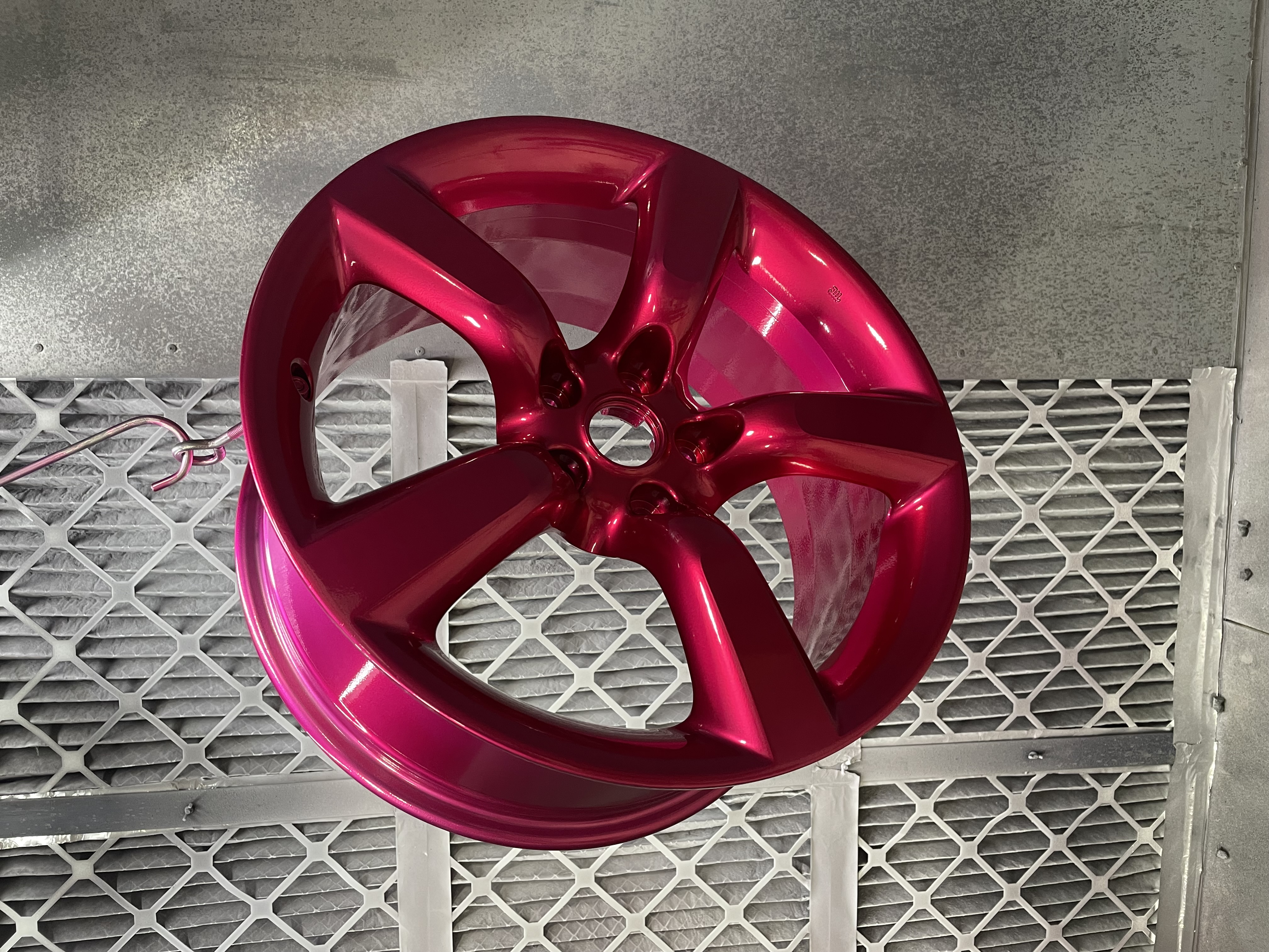 Nissan Wheels finished in Illusion Pink | Prismatic Powders