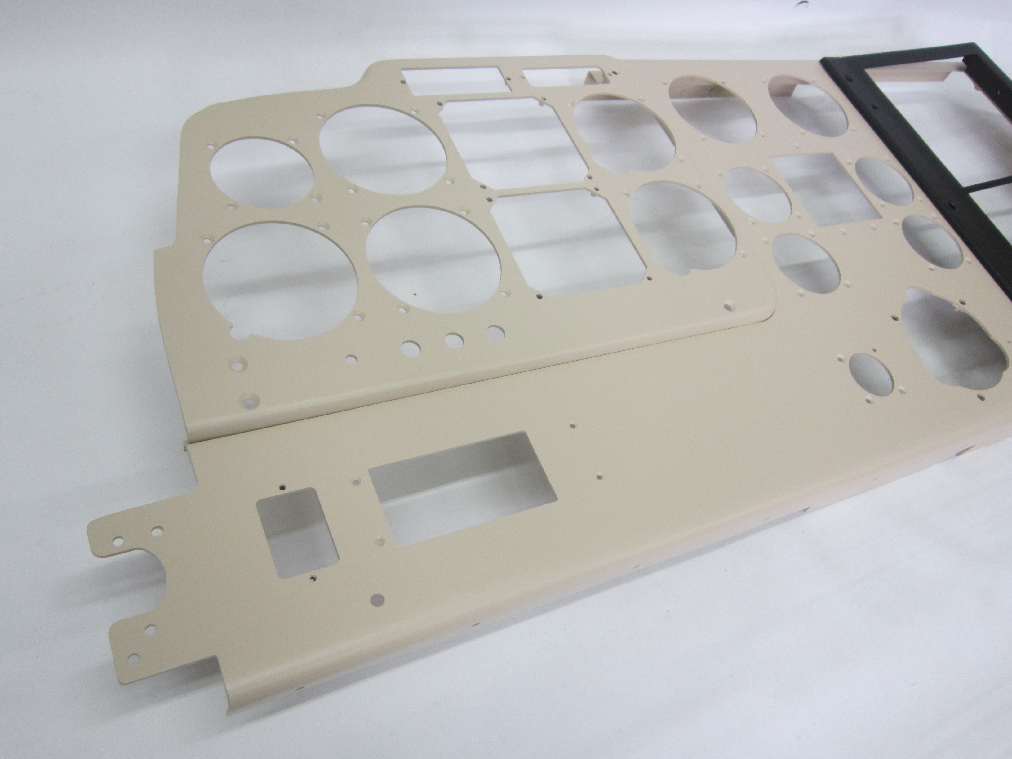 Instrument Panel coated in Psb-10247 | Prismatic Powders