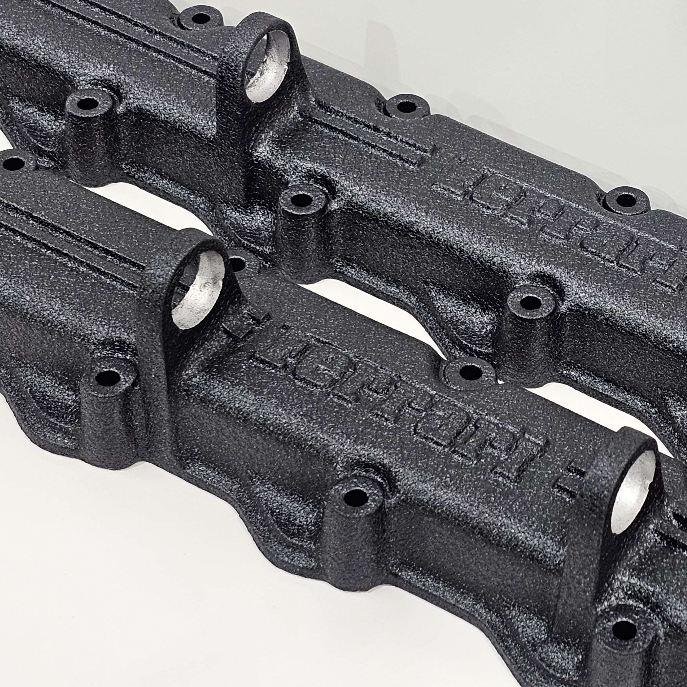 Powder Coating Car Rocker Cover Ferrari rocker covers in Splatter Black | Prismatic Powders